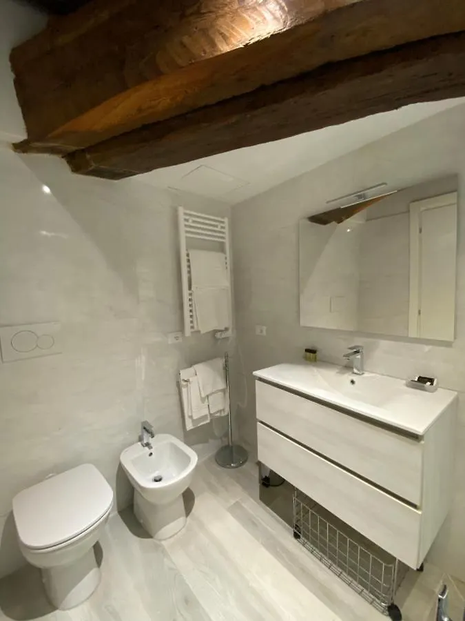 Ln Homes Venice - San Marco Canal View Apartment